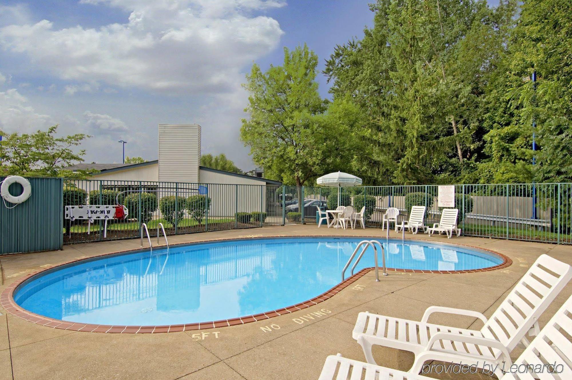 Mentor Home Inn And Suites Exterior foto